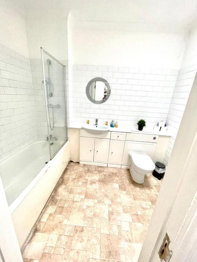 Koala & Tree - 2 Bedroom In City Centre - Short Lets & Serviced Accommodation Cambridge Екстер'єр фото